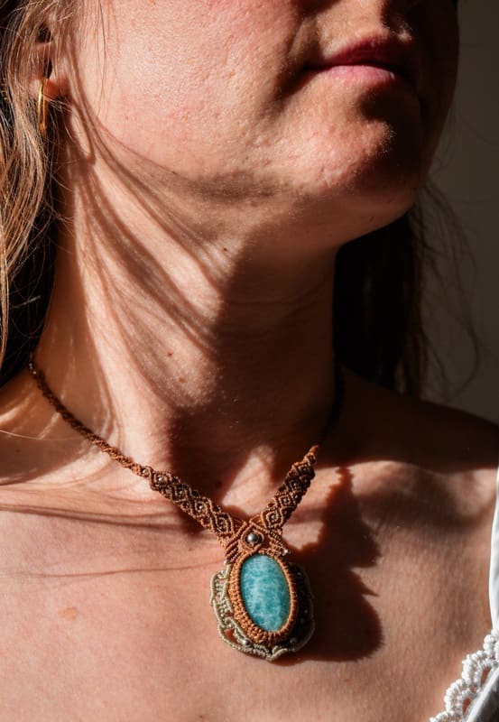 Collier talisman d'une amazone